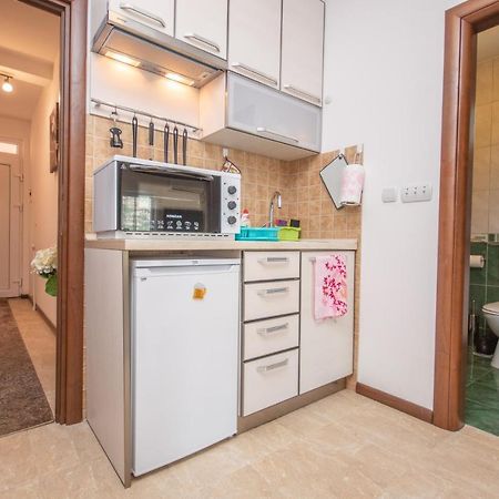 Apartmani Mrsic Risan Eksteriør billede